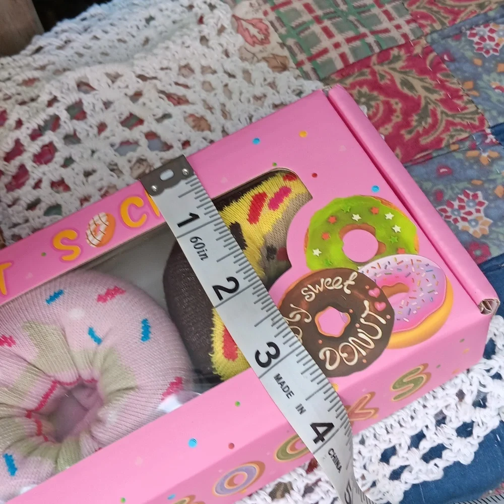 🆕️LAST BOX🍩DONUT NOVELTY COLORFUL UNIQUE SOCKS/SET OF 3 IN BAKERY BOX